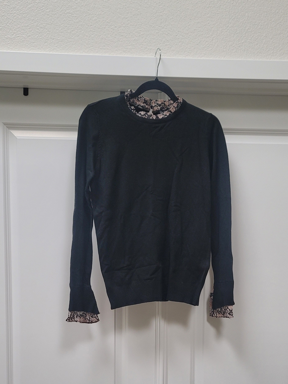 Black Women's Crewneck Sweater with Printed Trim